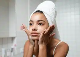 L’hydratation : une clé essentielle pour une peau rayonnante